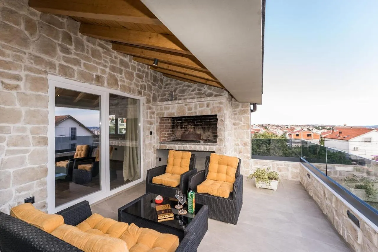 Relax 3Bdr Apartment With Terrace And Bbq ザダル