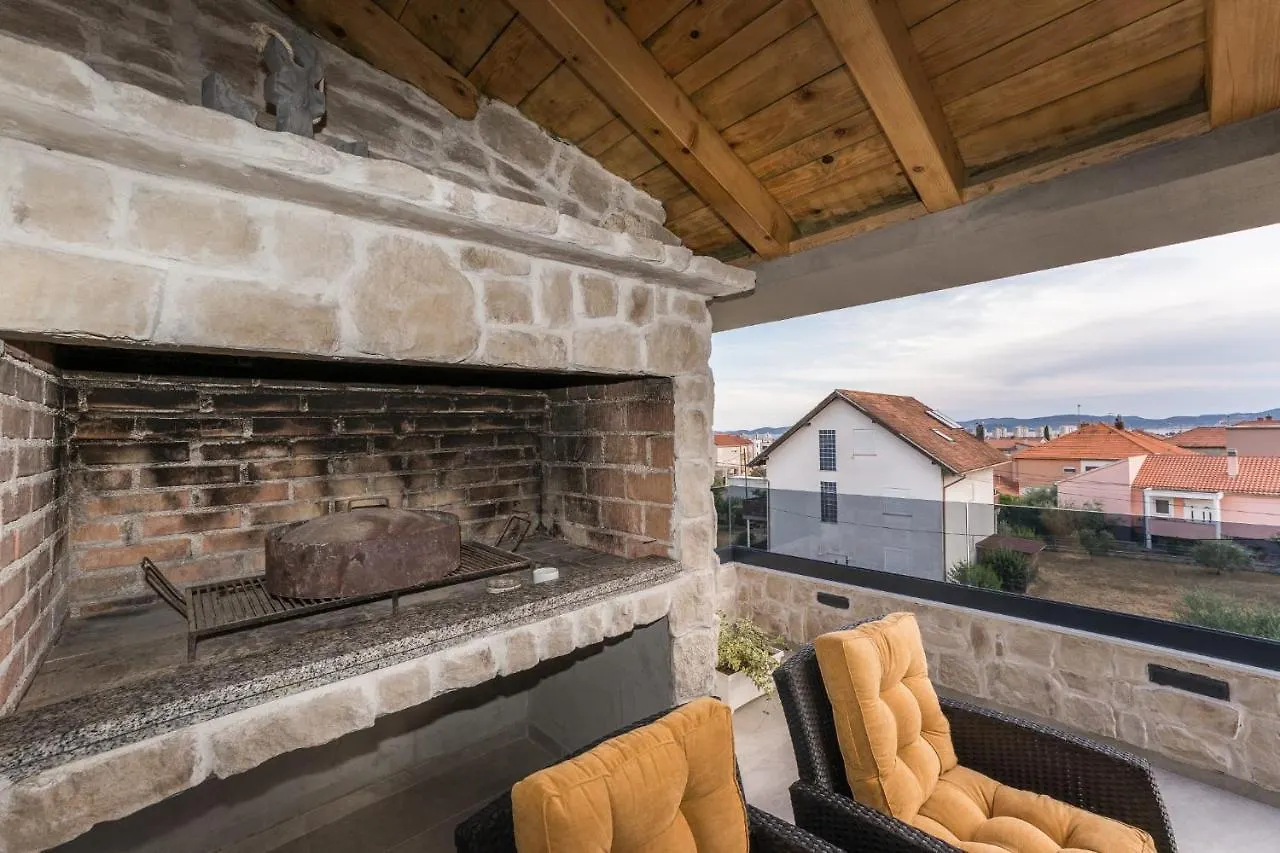 Relax 3Bdr Apartment With Terrace And Bbq ザダル