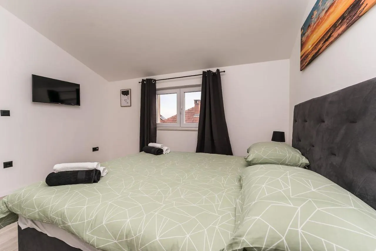 Relax 3Bdr Apartment With Terrace And Bbq 자다르 0*,  크로아티아