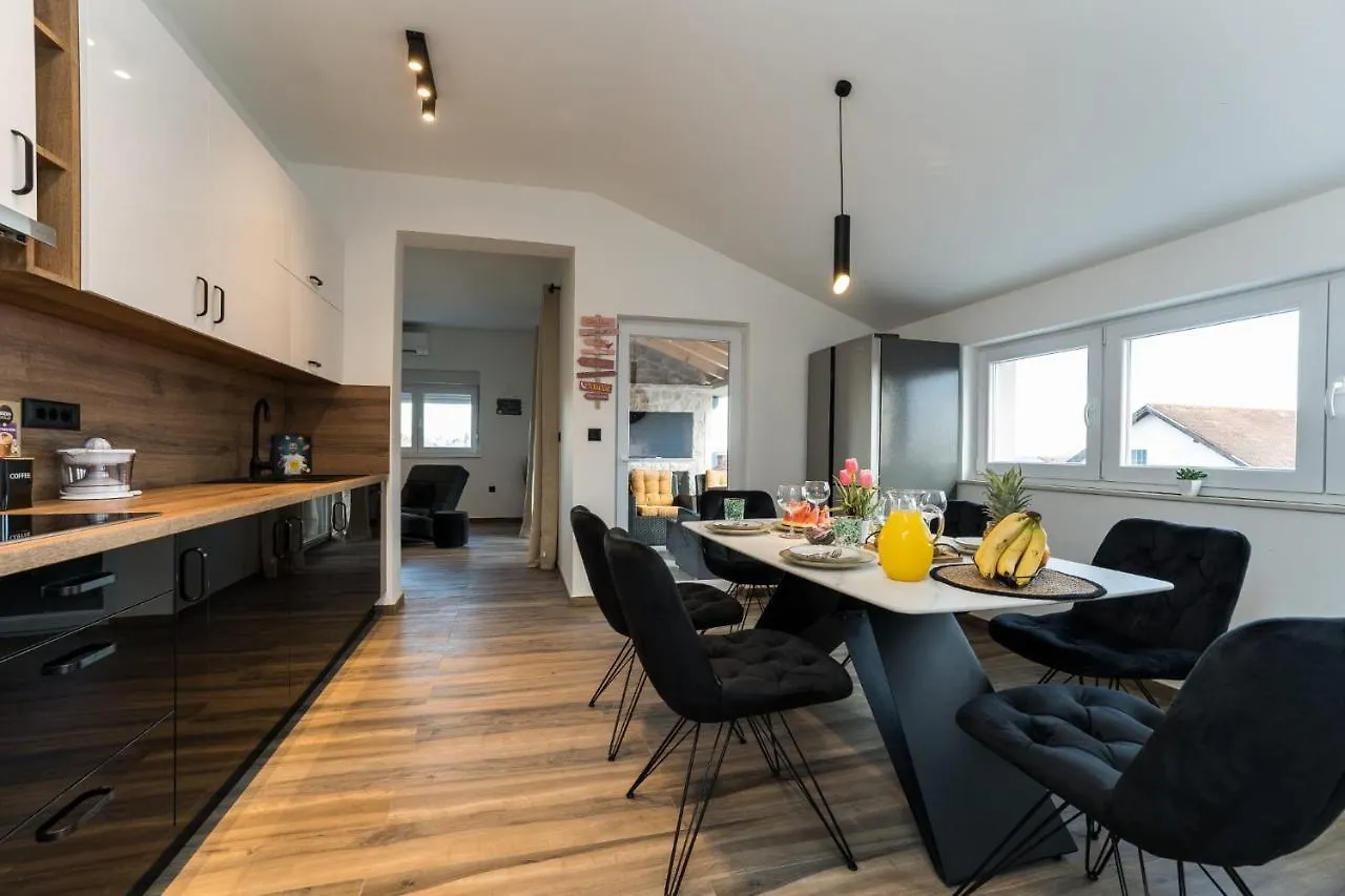 Relax 3Bdr Apartment With Terrace And Bbq 자다르